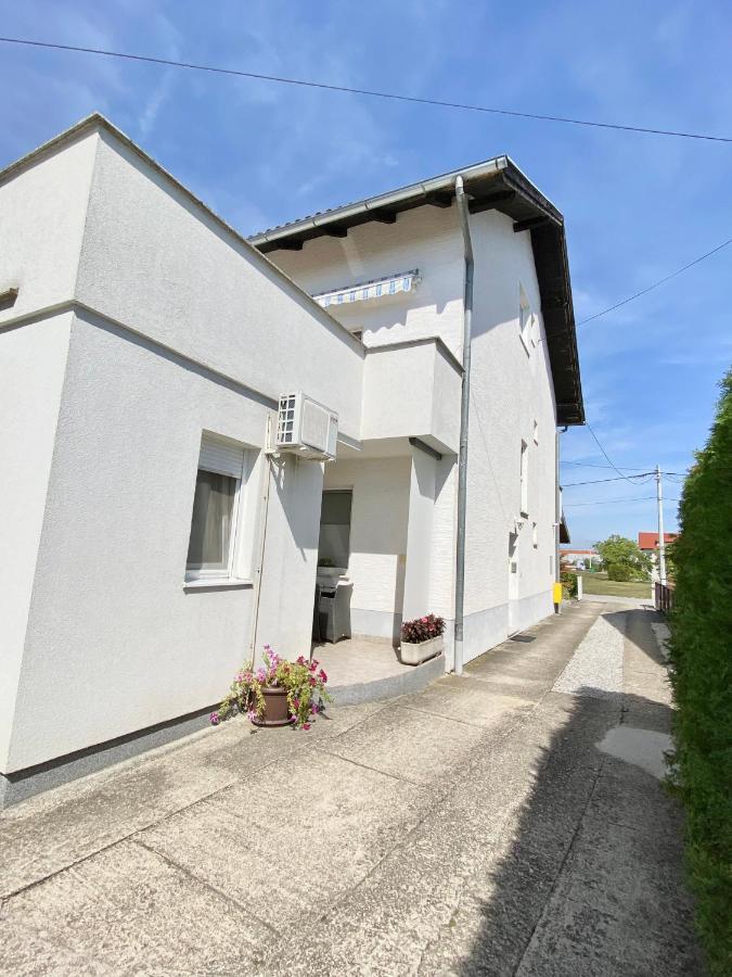 Apartman Lucija Gradici Exterior photo
